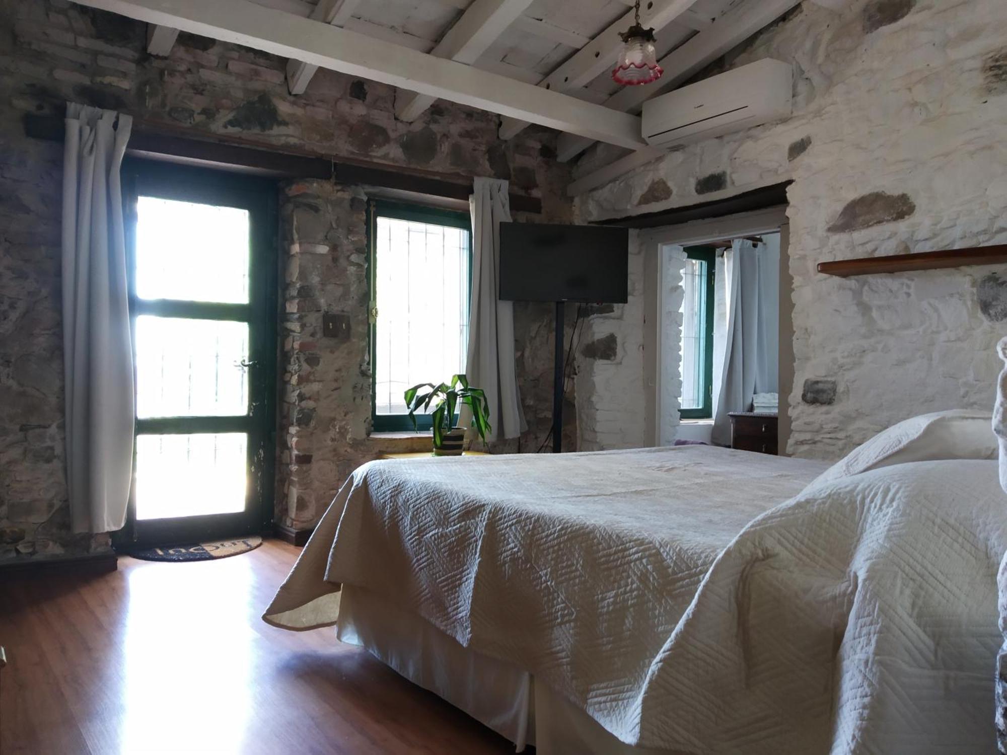 Casa Francis - Apartamentos Colonia del Sacramento Buitenkant foto